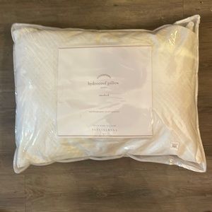 Pottery Barn”Hydrocool”pillow standard